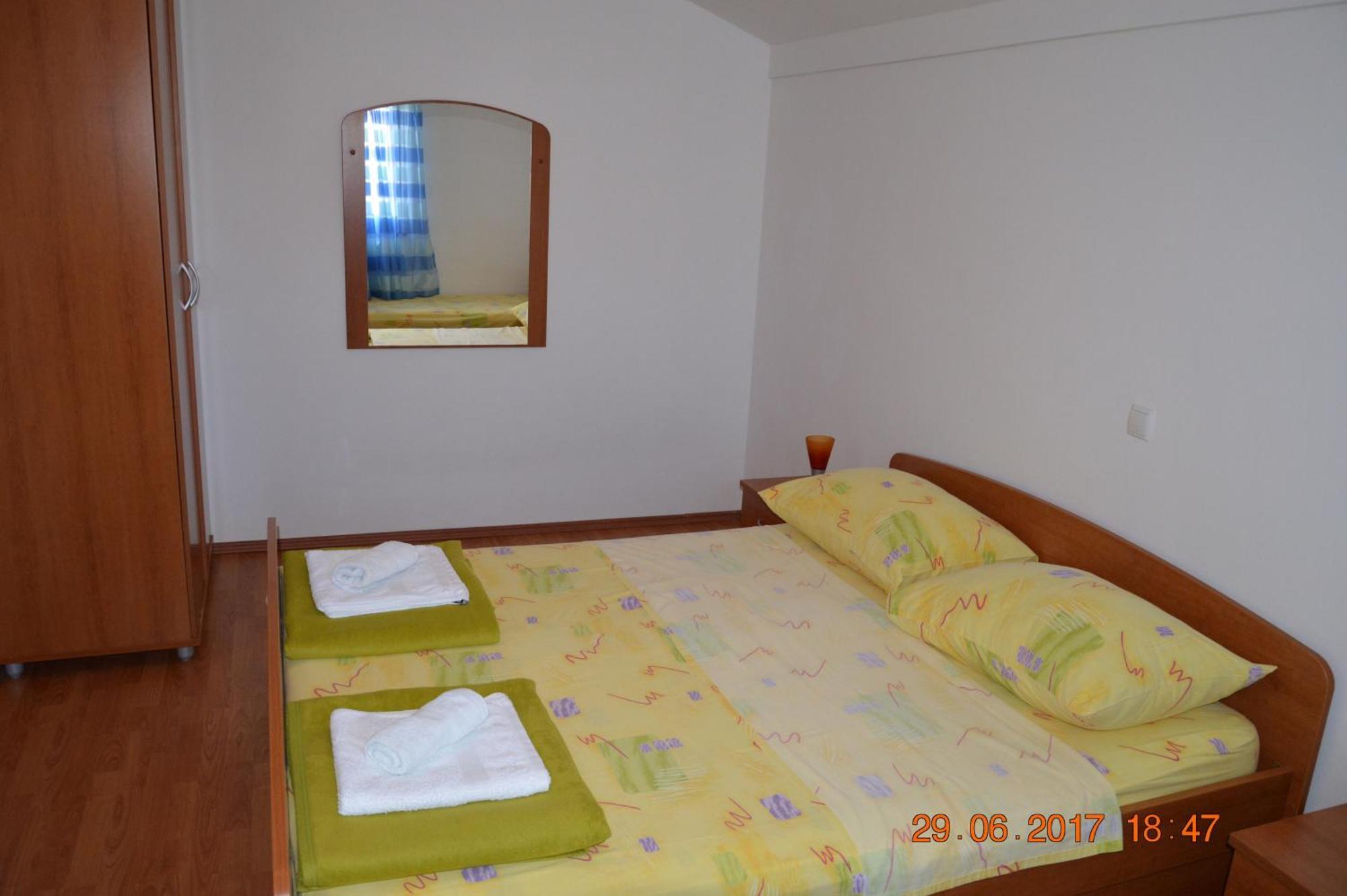 Apartments And Rooms By The Sea Jakisnica, Pag - 4160 Lun  Habitación foto