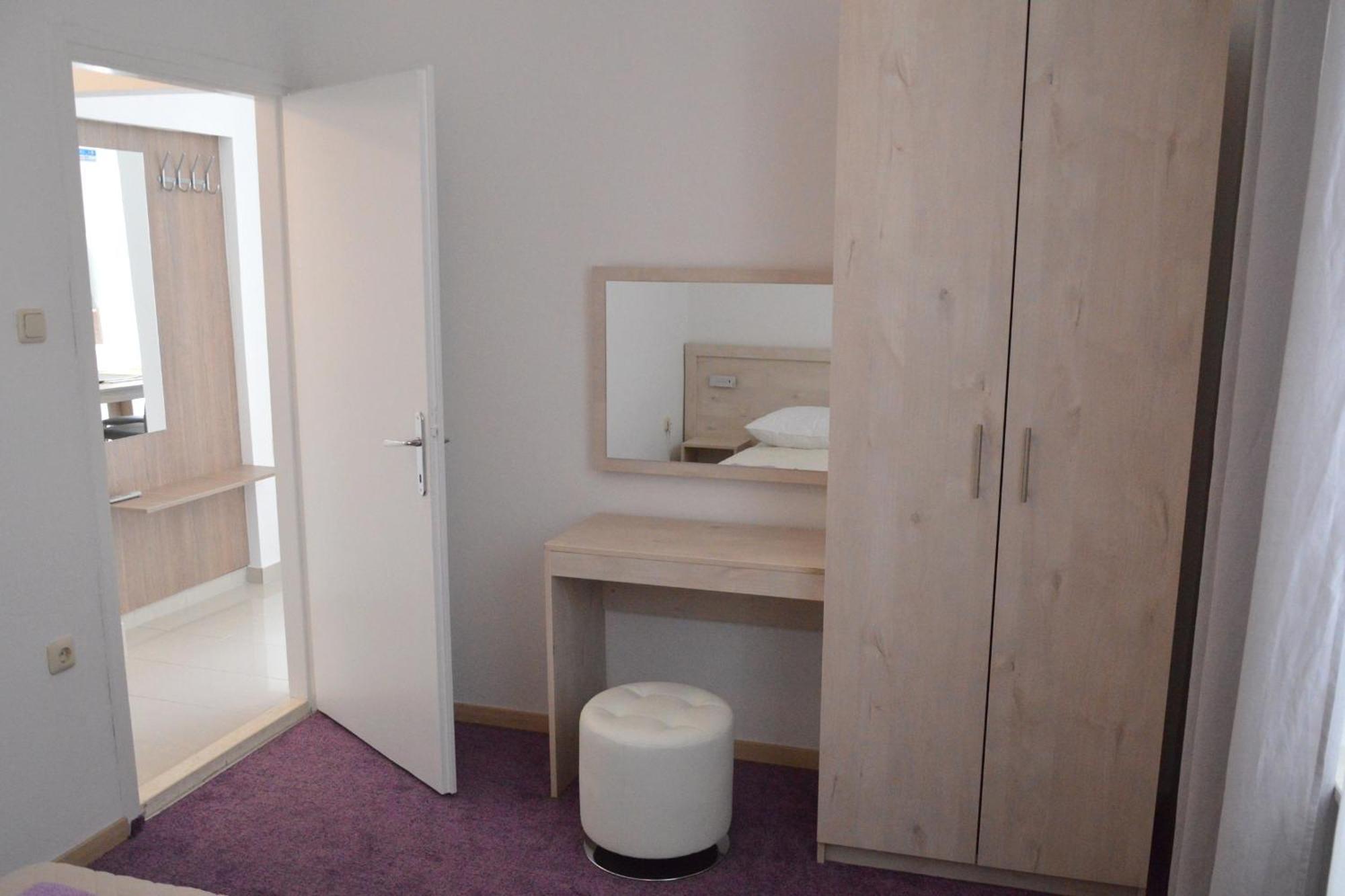 Apartments And Rooms By The Sea Jakisnica, Pag - 4160 Lun  Habitación foto