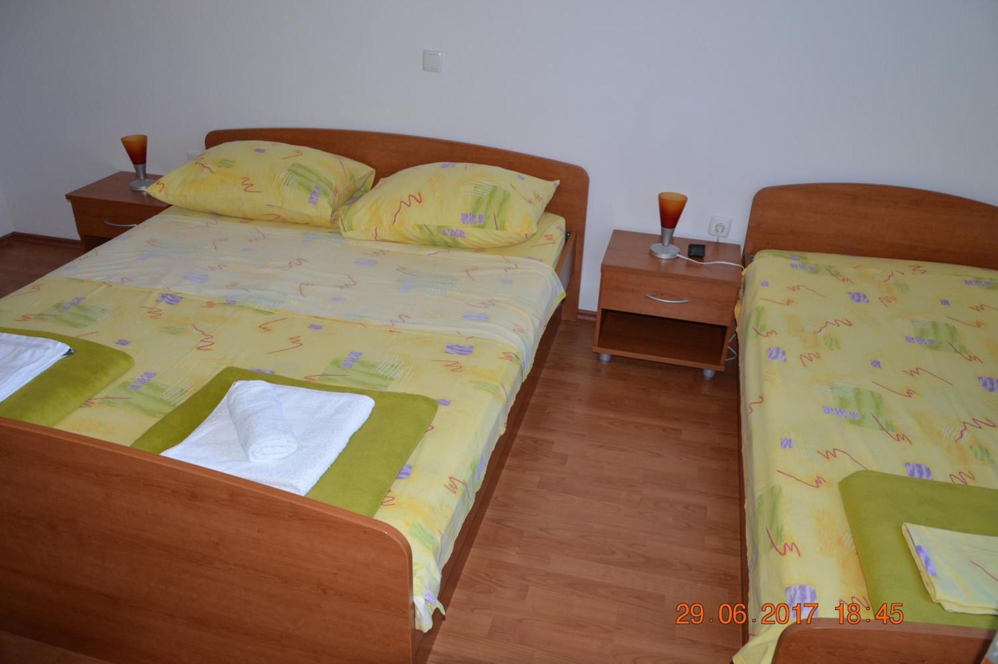 Apartments And Rooms By The Sea Jakisnica, Pag - 4160 Lun  Habitación foto